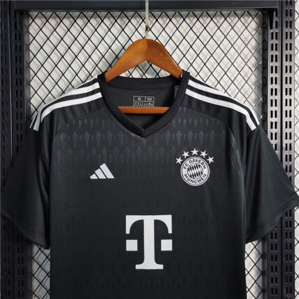 23/24 Bayern Munich goalkeeper jersey man - Image 4