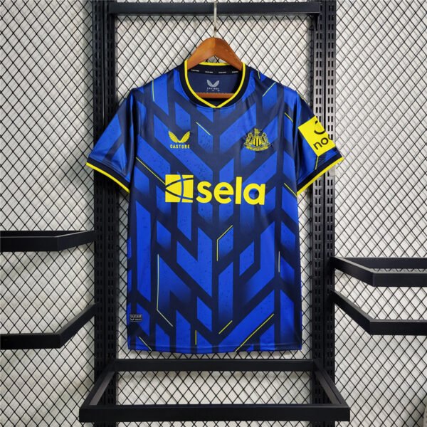23/24 Newcastle United away shirt man