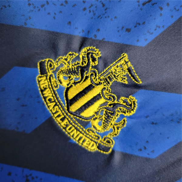 23/24 Newcastle United away shirt man - Image 5