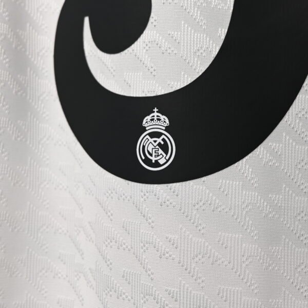 2024/25 Real Madrid Home Jersey Authentic MBAPPE 9 - Image 10