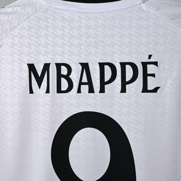 2024/25 Real Madrid Home Kit #9 MBAPPE - Image 10