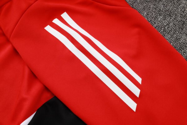 2024/25 Man United Red Training Kit Jacket Adults - Image 9