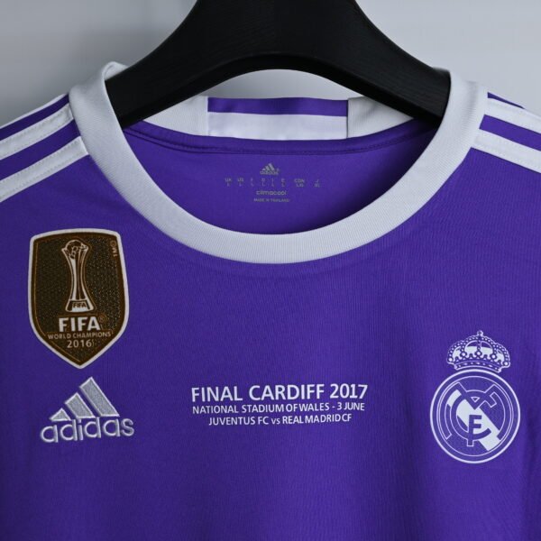 Retro 2016/17 Real Madrid Away Kit #7 RONALDO - Image 5