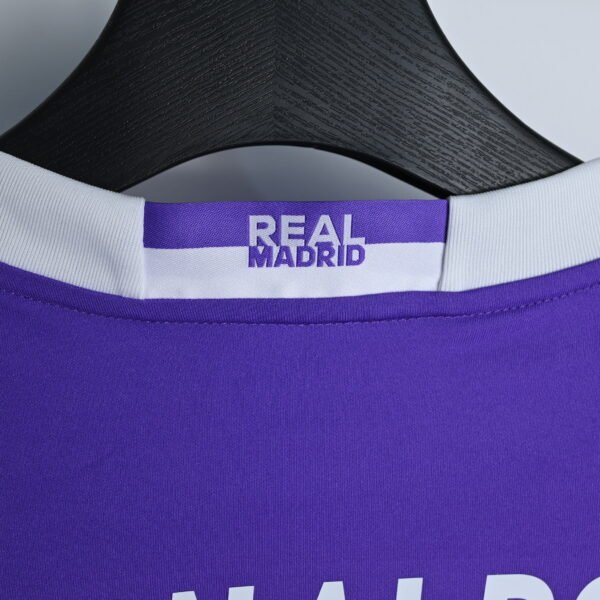 Retro 2016/17 Real Madrid Away Kit #7 RONALDO - Image 8