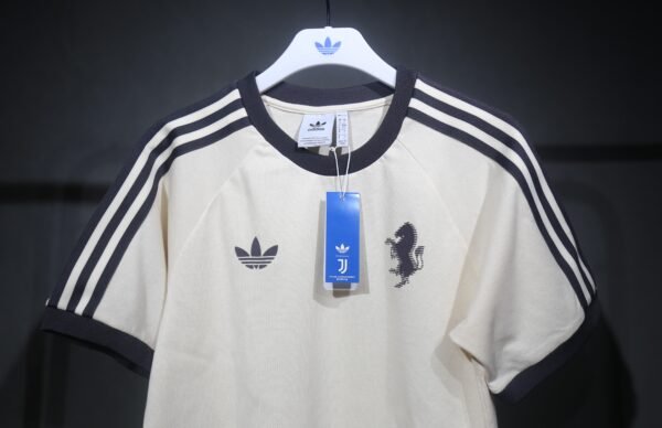 Juventus Stripes Original T-shirt 2024/25 - Image 3