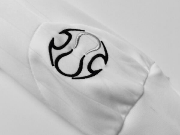 Retro 2006/07 Real Madrid Home Jersey - Image 7