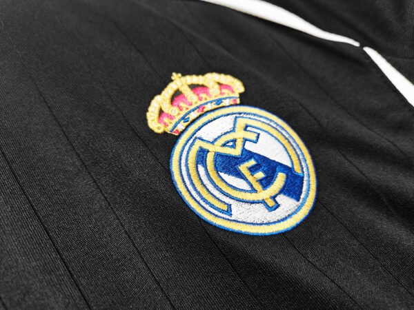 Retro 2006/07 Real Madrid Second Jersey Adult - Image 5