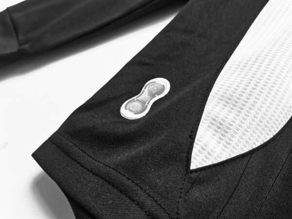 Retro 2006/07 Real Madrid Second Jersey Adult - Image 8