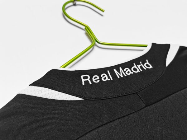 Retro 2006/07 Real Madrid Second Jersey Adult - Image 11