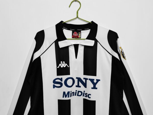 Retro 1997/98 Juventus Home Jersey Adult - Image 3