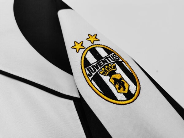 Retro 1997/98 Juventus Home Jersey Adult - Image 10