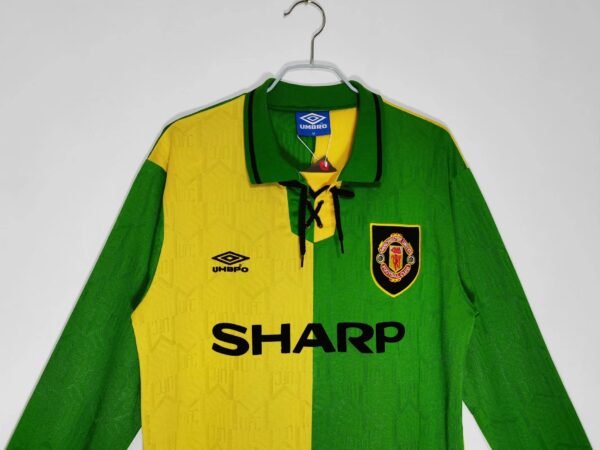 Retro 1992/93 Man United Seond Jersey - Image 3