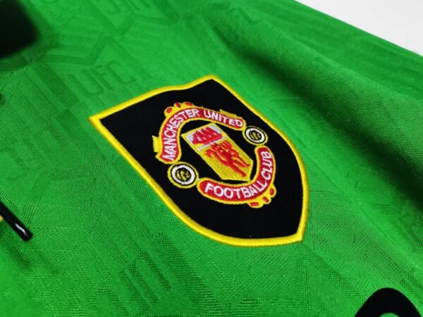 Retro 1992/93 Man United Seond Jersey - Image 6
