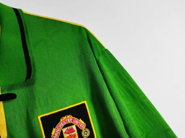 Retro 1992/93 Man United Seond Jersey - Image 9