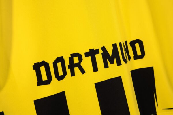 Retro 2012/13 Dortmund Home Kit Adult - Image 7