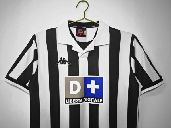 Retro 1998/99 Juventus Home Kit Adult - Image 3