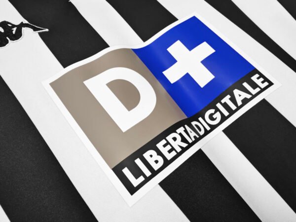 Retro 1998/99 Juventus Home Kit Adult - Image 5