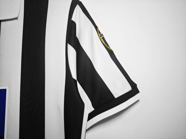 Retro 1998/99 Juventus Home Kit Adult - Image 6