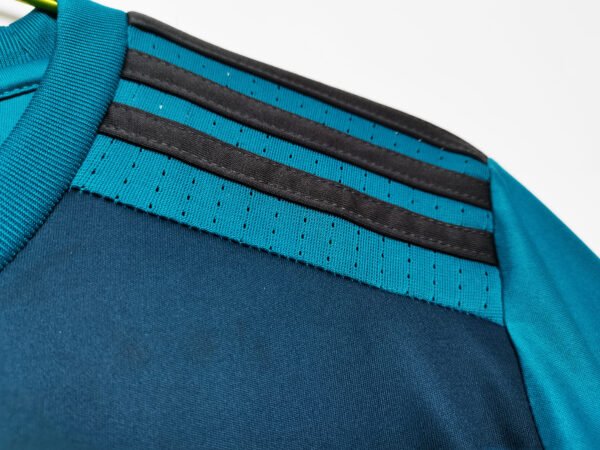 Retro 2017/18 Real Madrid Second Jersey Adult RONALDO #7 - Image 6