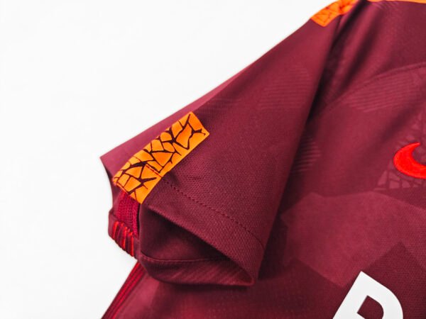 Retro 2017/18 Barcelona Second Kit Adult - Image 7