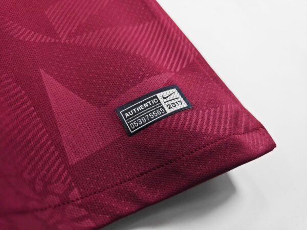 Retro 2017/18 Barcelona Second Kit Adult - Image 4