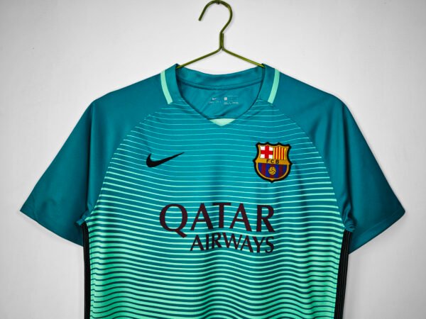 Retro 2016/17 Barcelona Second Kit Adult - Image 3