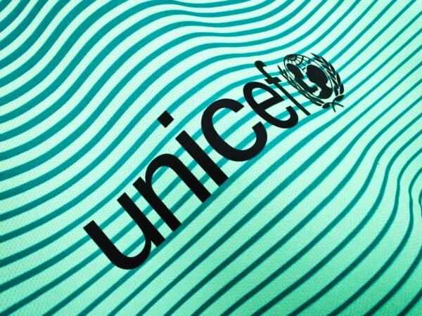 Retro 2016/17 Barcelona Second Kit Adult - Image 6