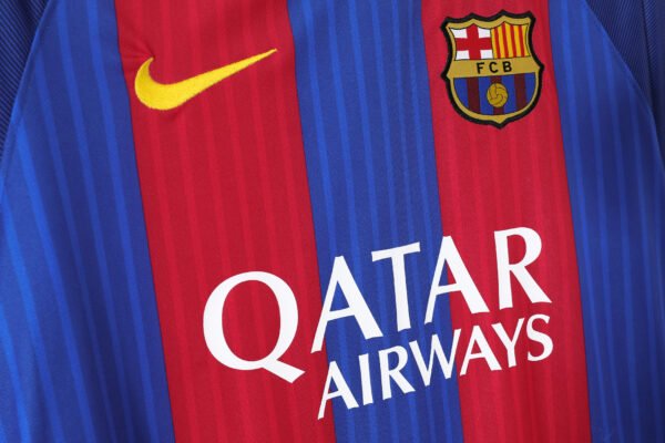 Retro 2016/17 Barcelona Home Jersey - Image 5