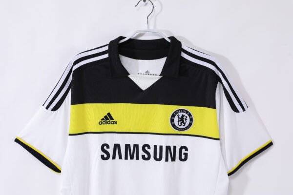 Retro 2011/12 Chelsea Second Stadium Kit - Image 3