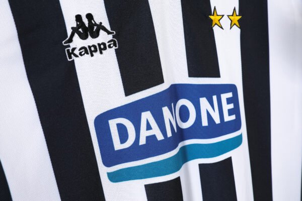 Retro 1994/95 Juventus Home Kit Jersey - Image 4