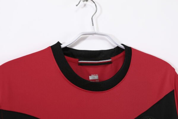 Retro 2010 Man United Home Jersey Adult - Image 4