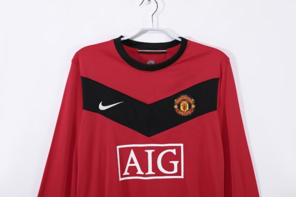 Retro 2010 Man United Home Jersey Long Sleeve - Image 9