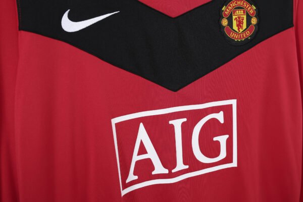 Retro 2010 Man United Home Jersey Long Sleeve - Image 7