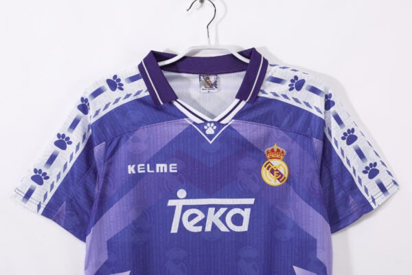 Real Madrid 1996/97 Away Jersey Retro Kit - Image 3
