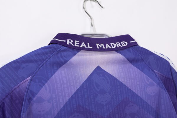 Real Madrid 1996/97 Away Jersey Retro Kit - Image 9