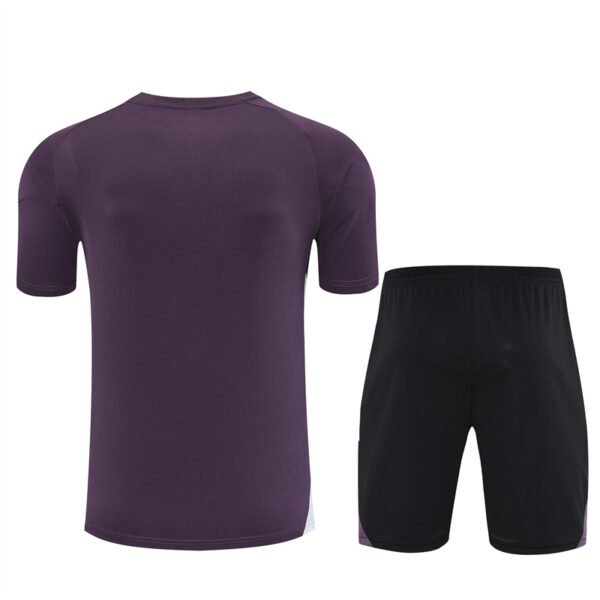 2025/26 Man United Violet Training Kit Adult - Image 2