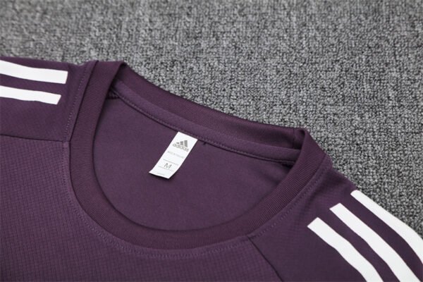 2025/26 Man United Violet Training Kit Adult - Image 3