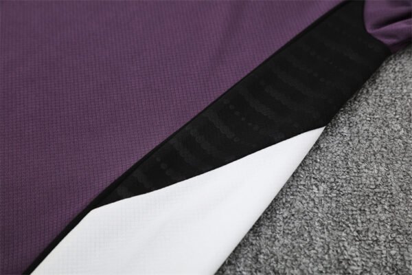 2025/26 Man United Violet Training Kit Adult - Image 8