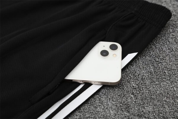 2025/26 Man United Violet Training Kit Adult - Image 13