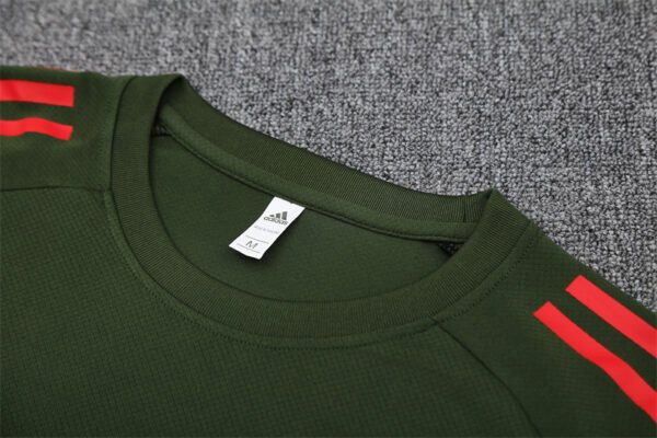 2025/26 Bayern Green Training Kit Adult - Image 3