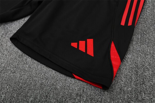 2025/26 Bayern Green Training Kit Adult - Image 12