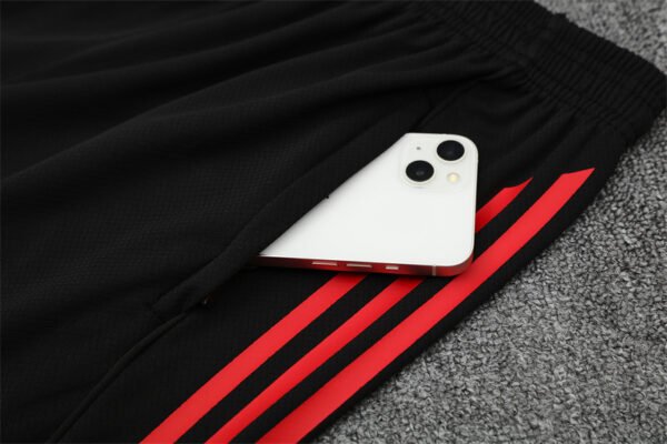 2025/26 Bayern Green Training Kit Adult - Image 13