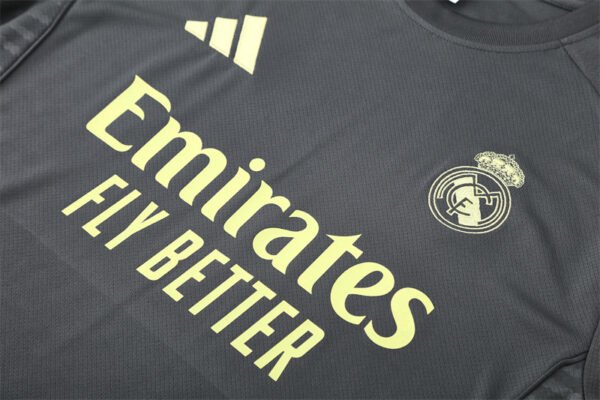 Real Madrid 2025/26 Short Sleeve Training Kit Adult - Image 4