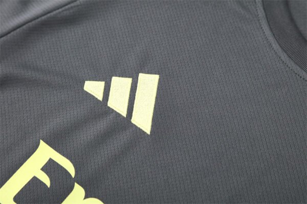 Real Madrid 2025/26 Short Sleeve Training Kit Adult - Image 5