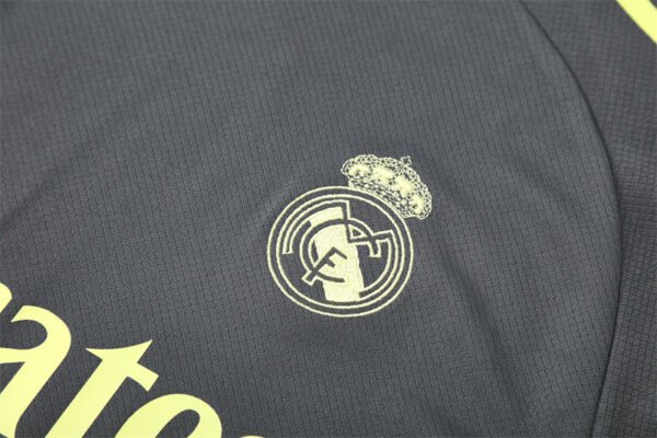 Real Madrid 2025/26 Short Sleeve Training Kit Adult - Image 6
