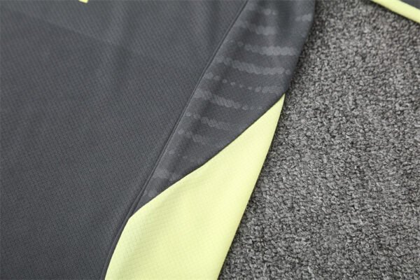 Real Madrid 2025/26 Short Sleeve Training Kit Adult - Image 8