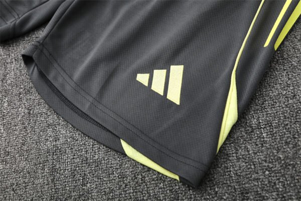Real Madrid 2025/26 Short Sleeve Training Kit Adult - Image 12