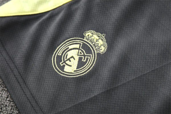 Real Madrid 2025/26 Short Sleeve Training Kit Adult - Image 13
