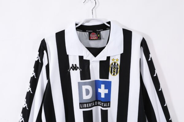 Retro 1999/00 Juventus Home Jersey Long Sleeve - Image 3