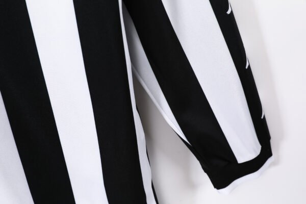 Retro 1999/00 Juventus Home Jersey Long Sleeve - Image 6